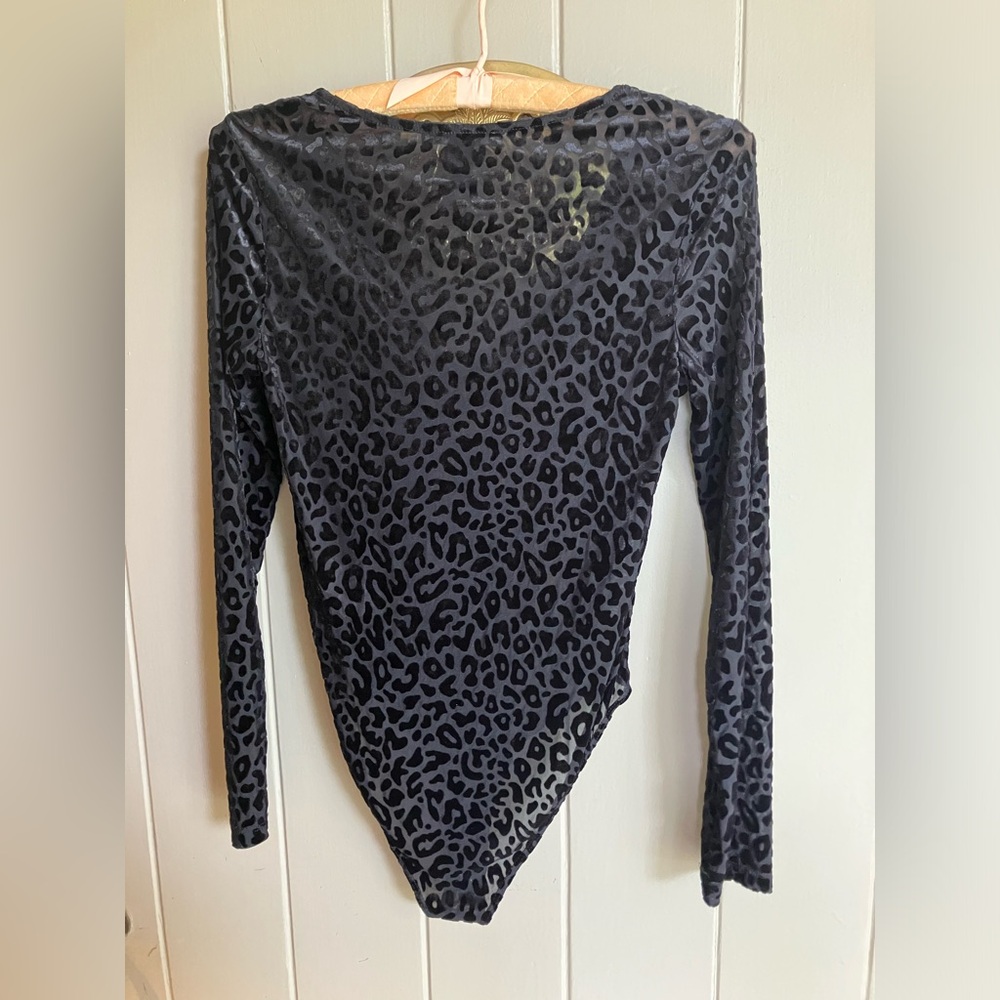 Forever 21 Black Velvet Leopard Print Long Sleeve Bodysuit - Picture 6 of 6